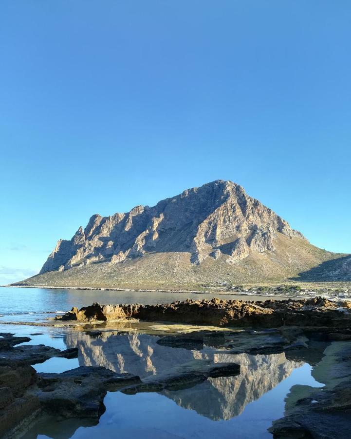 Casa Vacanza Tra Cielo E Mare Custonaci Exterior foto